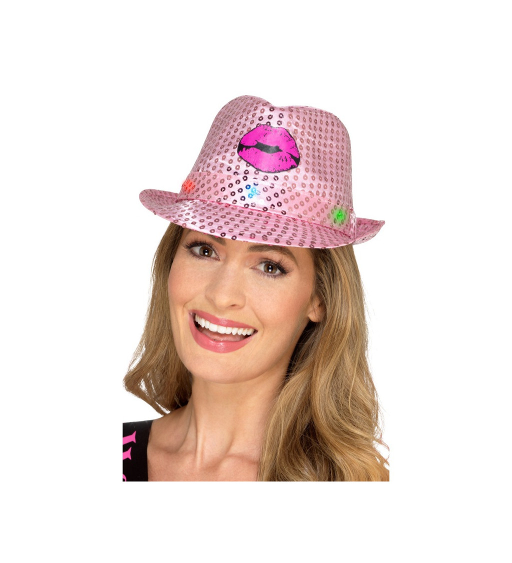 Ružový flitrový klobúk